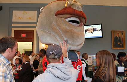 Over 200 people attended the National Bison Day event on Capitol Hill in Washington, DC, which featured Teddy Roosevelt of the Washington Nationals' Racing Presidents in recognition of President Roosevelt's leadership in saving bison from extinction. (Nov. 2012) <b>©WCS</b>